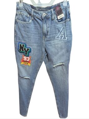 NO Boundaries women's Juniors Sz 5 Med wash high rise mom jean W-271
